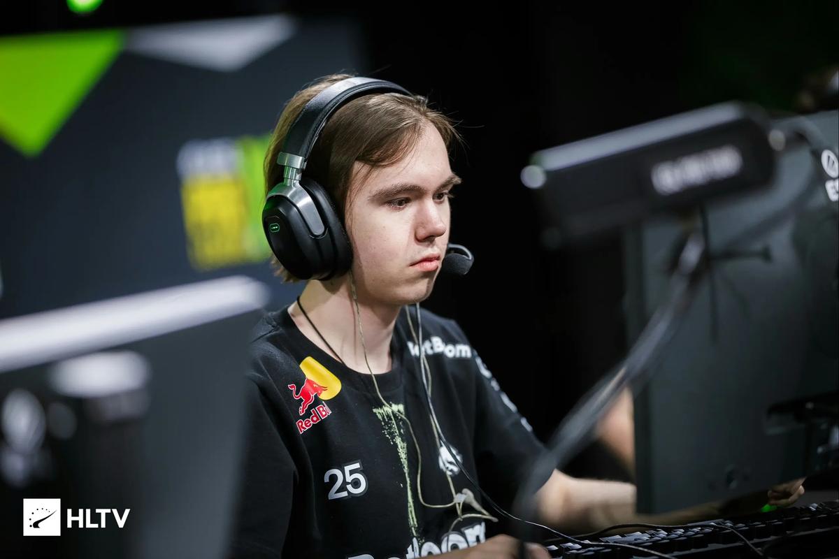 B8 在2025年StarLadder布达佩斯Major第二阶段的首场比赛中击败了 Team Liquid